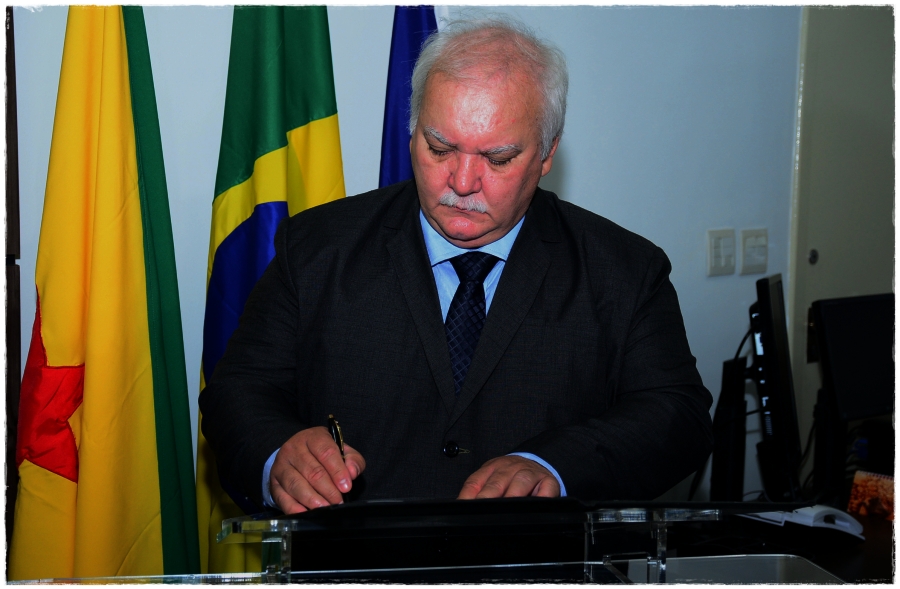 Desembargador Osmar J. Barneze completa 30 anos de magistratura - News Rondônia