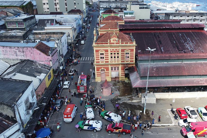 MANAUS: Incêndio criminoso no Mercado Adolpho Lisboa deixa vítimas em estado grave - News Rondônia