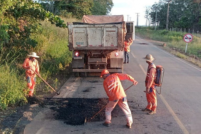 Serviços de melhoria na Rodovia-470 entre Ouro Preto e Vale do Paraíso são executados pelo DER - News Rondônia