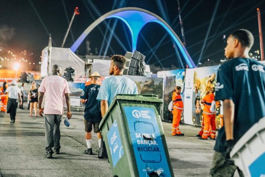 Reciclagem no Carnaval da Sapucaí 2023 entra para livro dos recordes - News Rondônia