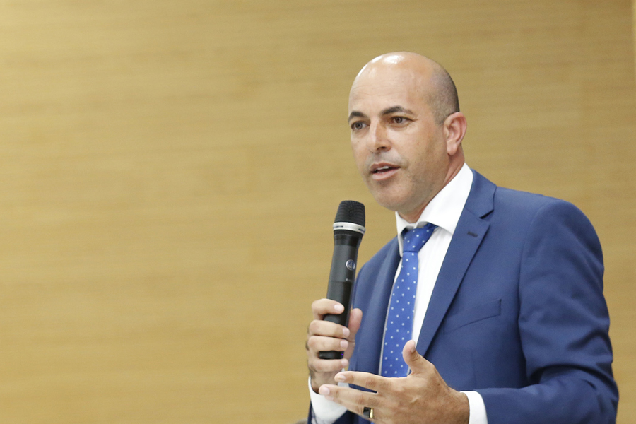 Deputado Ismael Crispin anuncia pagamento de recurso para aquisição de notebooks - News Rondônia