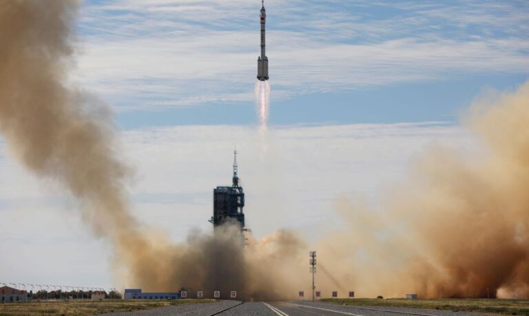 China envia primeiro astronauta civil para a estação espacial Tiangon