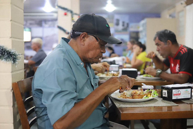 Almoço especial de Natal é servido aos beneficiários do programa Prato Fácil, nesta sexta-feira - News Rondônia