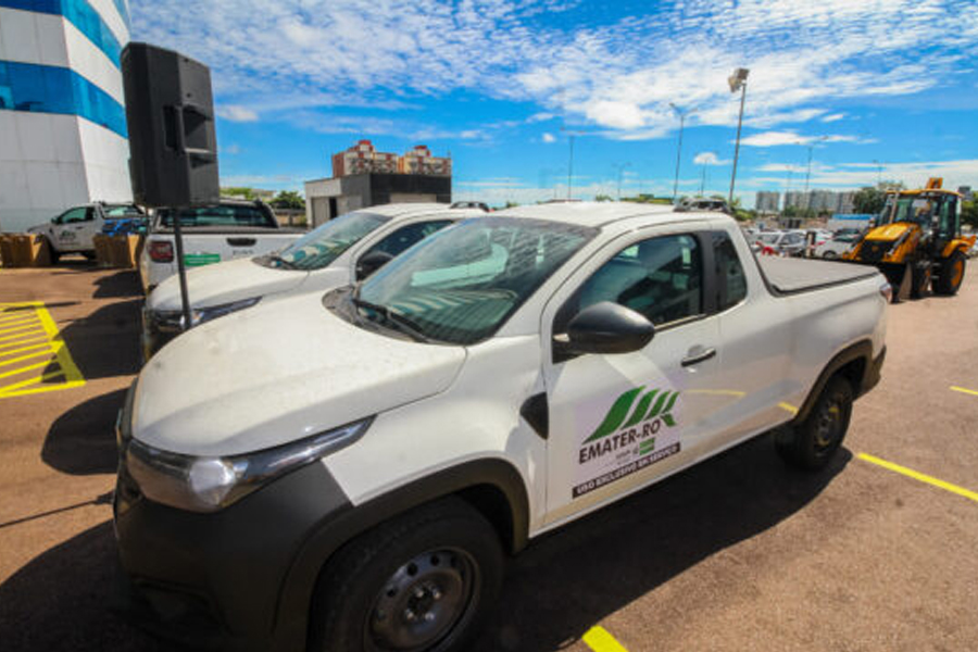 Governo entrega kits para feirantes e veículos para fortalecimento da assistência à agricultura familiar - News Rondônia