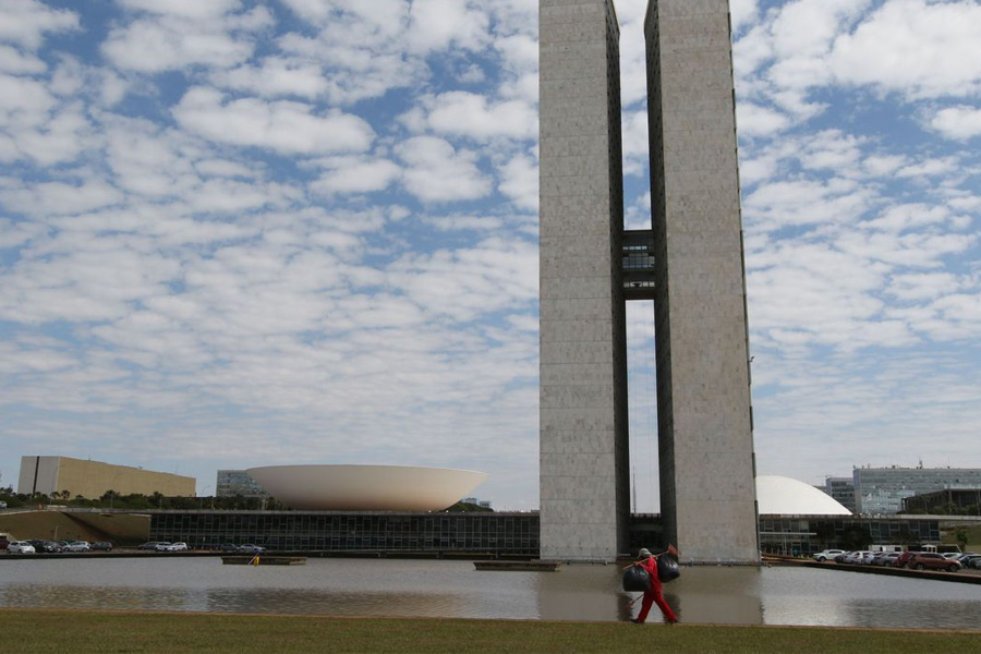 Congresso derruba veto à lei que proíbe arquitetura hostil - News Rondônia