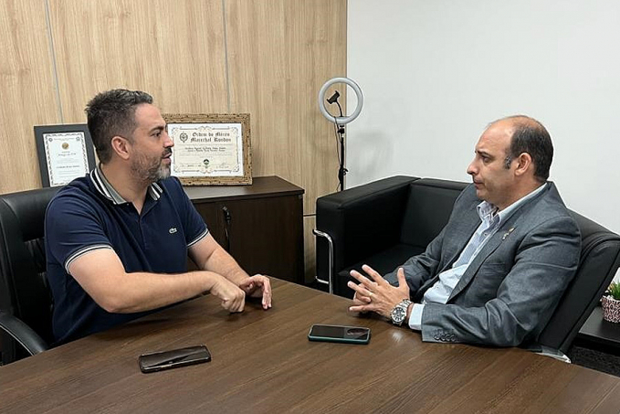 Deputado Léo Moraes e Ari Saraiva discutem importância de políticas públicas para pessoas com deficiência - News Rondônia