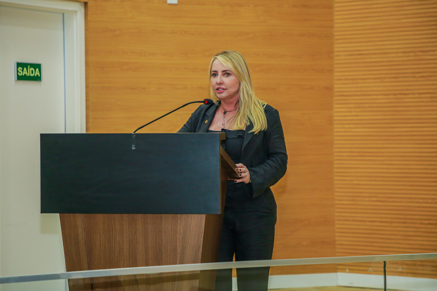 Na Tribuna, Ieda Chaves destaca o Dia Nacional dos Animais e pede mais apoio à causa - News Rondônia