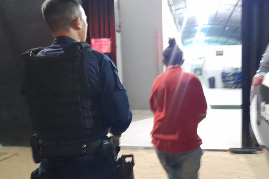Mulher é atacada a facadas pela namorada em apartamento - News Rondônia