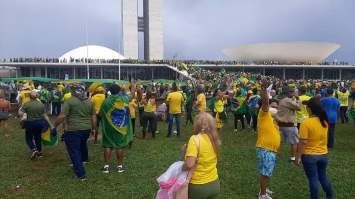 Política & Murupi: na passarela o carnaval do balacobaco da elite política - News Rondônia