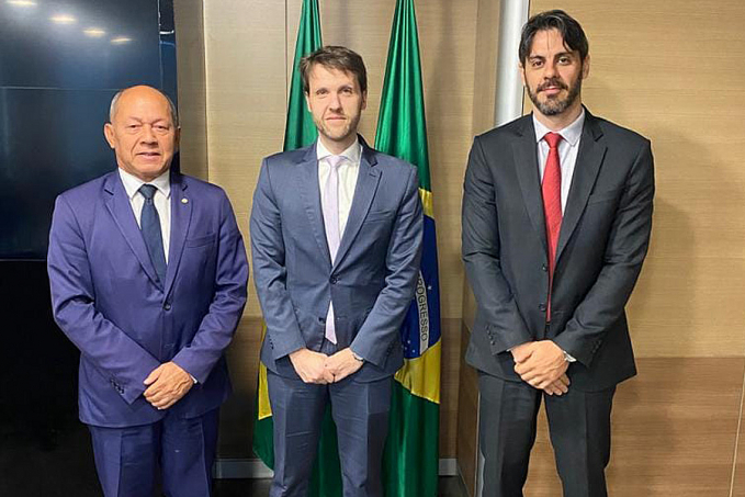 Deputado Federal Coronel Chrisóstomo cobra retorno das obras Casas Verde Amarela de Rondônia - News Rondônia