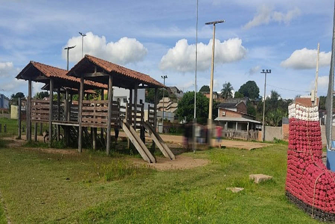 Testemunhas denunciam entrega de drogas a menores no Parque da Baixada, e PM faz abordagem - News Rondônia