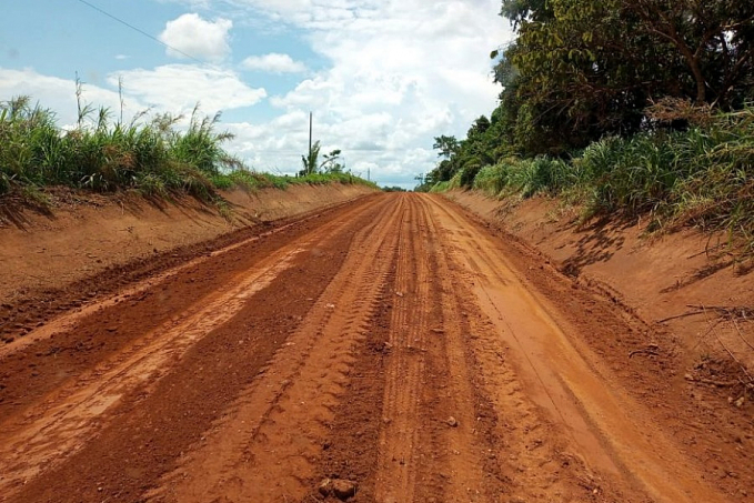 DER executa obras de rebaixamento de morro na RO-133, no distrito de Rondominas - News Rondônia