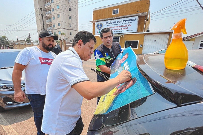 Jair Montes e Breno Mendes realizam novo adesivaço em Porto Velho - News Rondônia