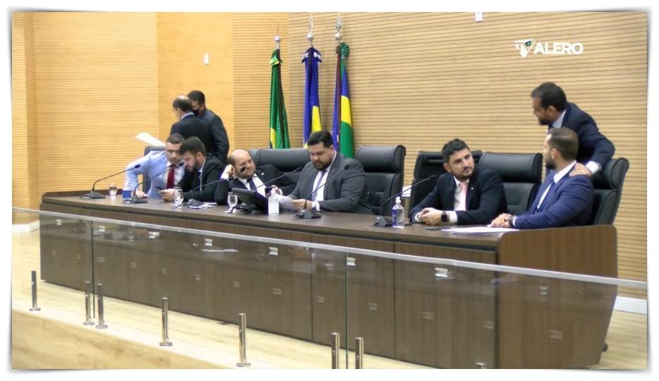 Sessão da ALE-RO inicia sem intérprete de Libras e deputado adverte secretaria - News Rondônia