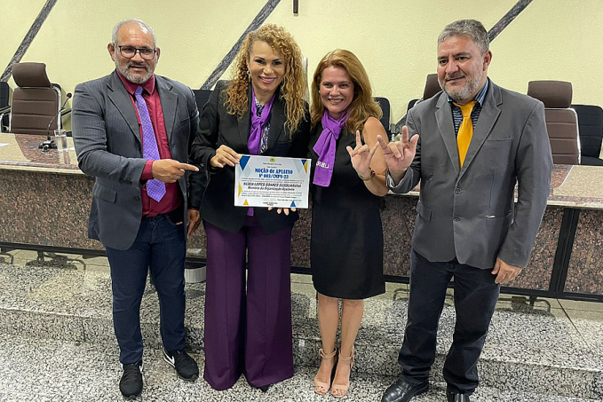 Vereador Everaldo Fogaça homenageia Açai com Libras com Moção de Aplausos - News Rondônia