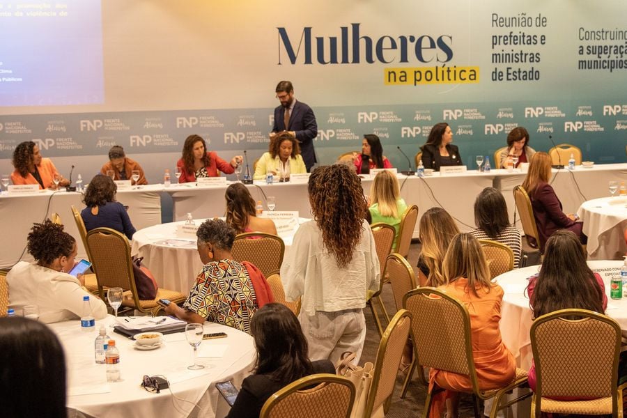 Ministras e prefeitas defendem mais participação feminina na política - News Rondônia