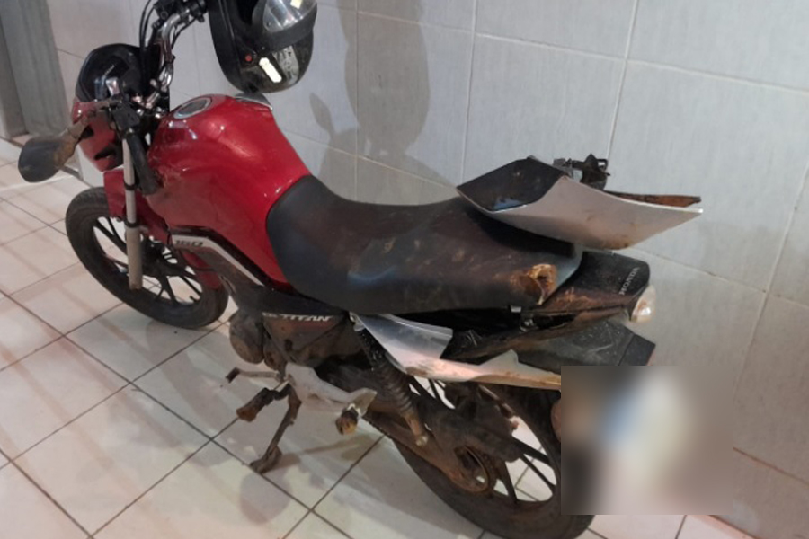 CAÍRAM - Dupla com pistola falsa sofre queda de moto durante fuga da PM - News Rondônia