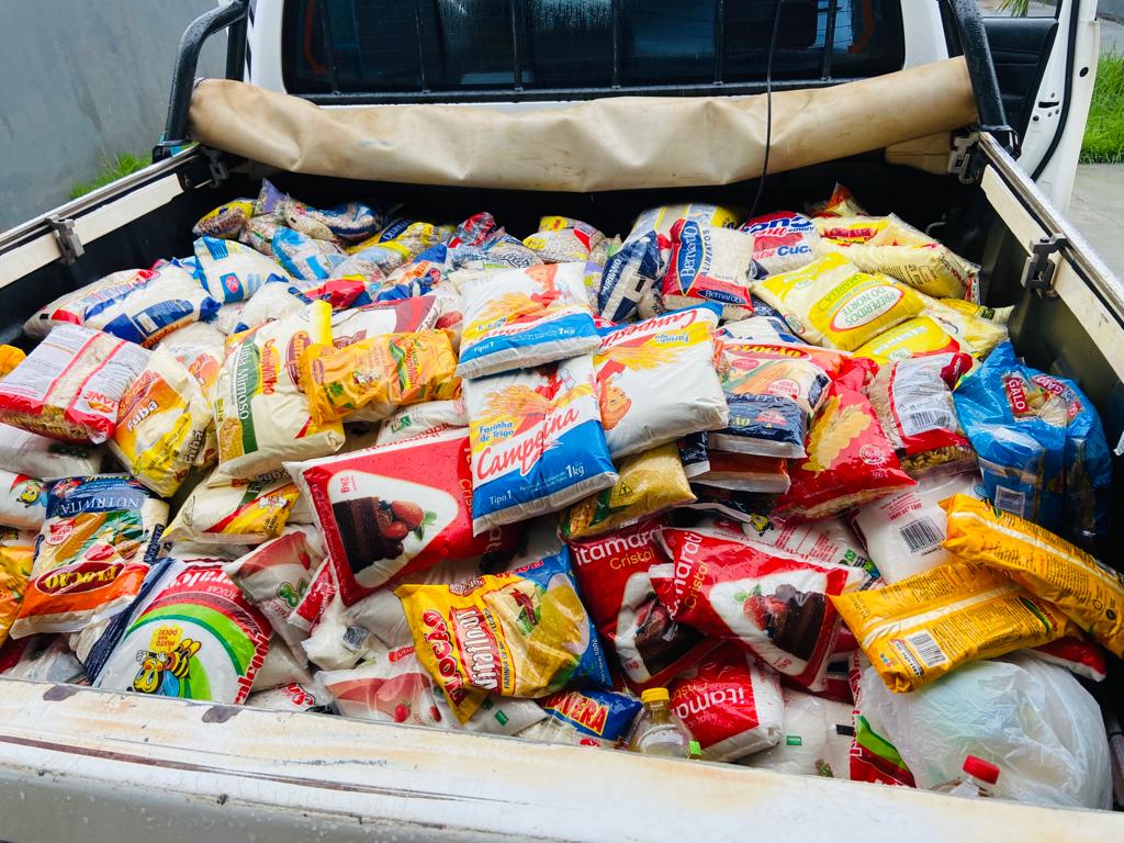 AÇÃO SOCIAL- Jornalistas conseguem arrecadar mais de meia tonelada de alimentos - News Rondônia