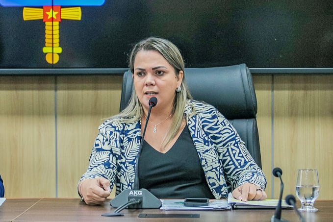 Políticas públicas de inclusão educacional em Rondônia são questionadas por Cláudia de Jesus - News Rondônia