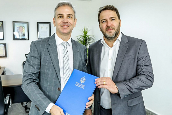 Presidente Alex Redano recebe projeto que trata da recomposição salarial dos servidores do TJ - News Rondônia