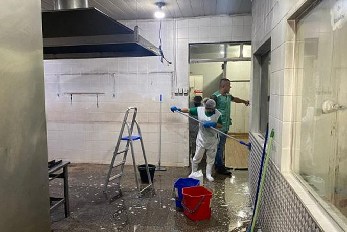 MEDIDAS - Empresa contratada para serviço de alimentos no Pronto-Socorro João Paulo II inicia higienização da cozinha - News Rondônia