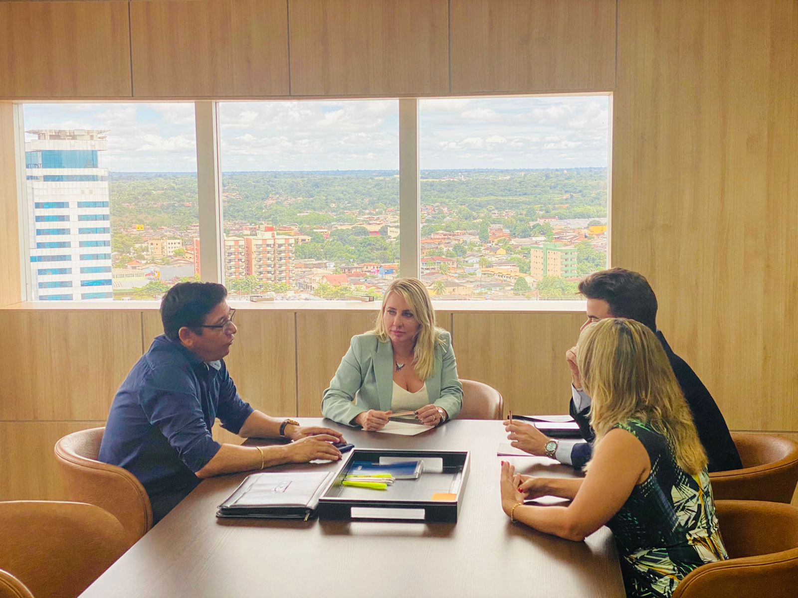 Ieda Chaves conversa com lideranças e recebe demandas na área da saúde e espaços públicos - News Rondônia