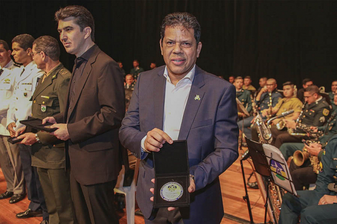 Deputado Jair montes é homenageado pela banda de música da Polícia Militar de Rondônia - News Rondônia