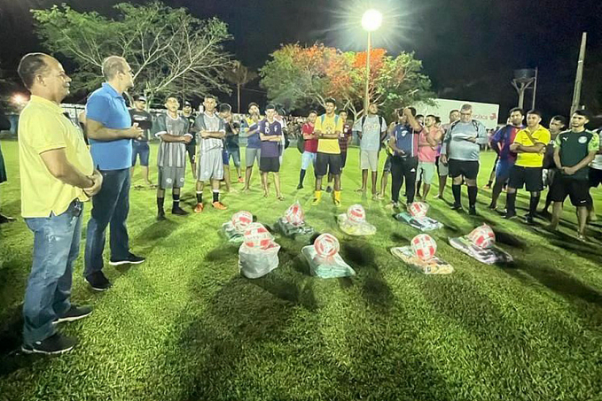 Deputado Estadual Alan Queiroz faz entregas de kits esportivos em Guajará-Mirim - News Rondônia