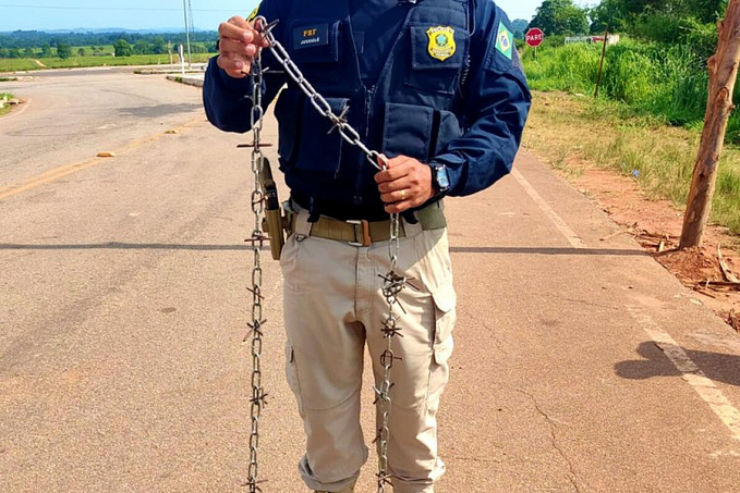 Em Cacoal, PRF detém três pessoas por porte ilegal de arma de fogo, descumprimento de ordem judicial e incitação ao crime - News Rondônia