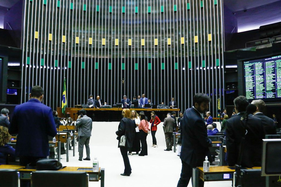 Câmara aprova em 1º turno PEC do piso salarial para enfermagem - News Rondônia