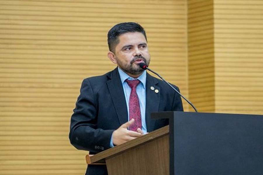 Deputado Jesuíno Boabaid faz duras críticas ao secretário especial do governo e pede vistas de todos os projetos do executivo - News Rondônia