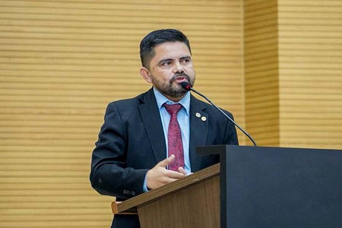 Deputado Jesuíno Boabaid faz duras críticas ao secretário especial do governo e pede vistas de todos os projetos do executivo - News Rondônia