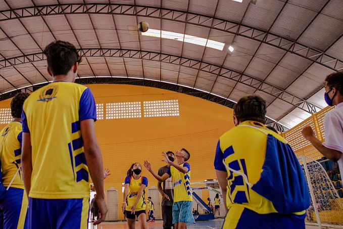 Programa Talentos do Futuro amplia vagas gratuitas de voleibol - News Rondônia