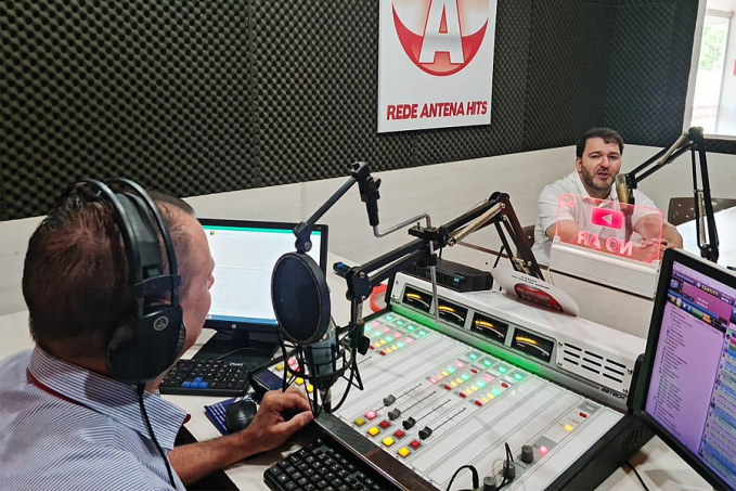 Em Ariquemes, presidente Alex Redano concede entrevista para rede de rádio - News Rondônia