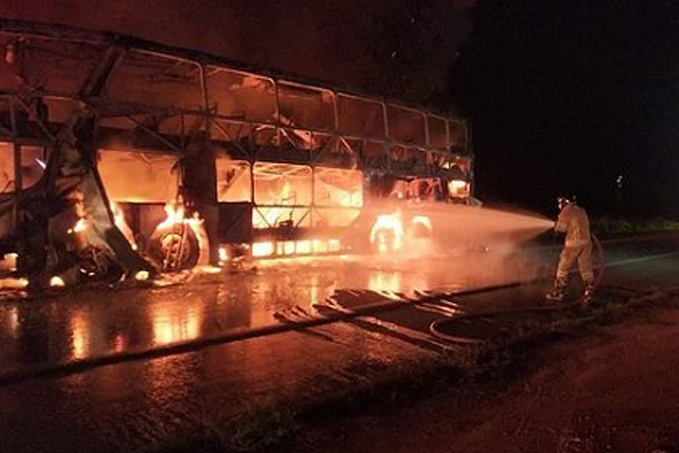 Pane elétrica não foi a causa do incêndio que destruiu o ônibus da Eucatur; informação foi desmentida pela PRF/RO - News Rondônia