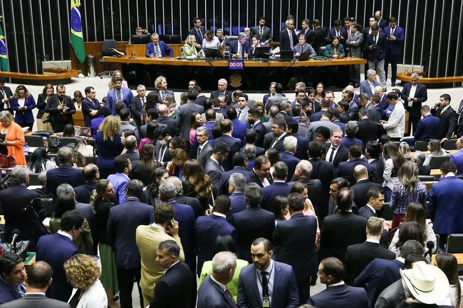 Câmara suspende trechos de decretos de Lula sobre saneamento - News Rondônia