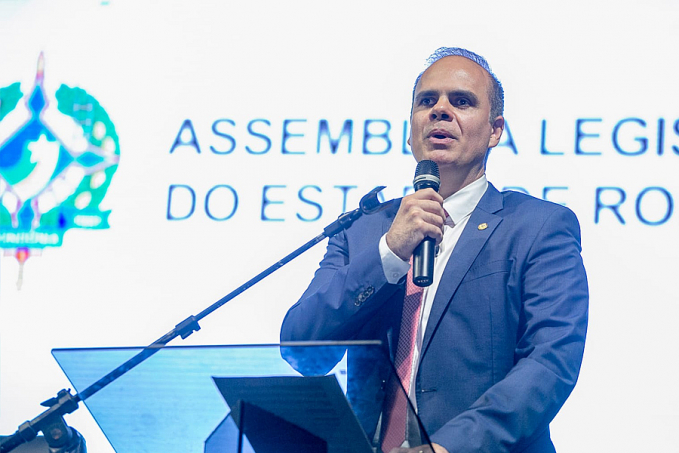EMPOSSADO: Alan Queiroz toma posse como deputado estadual e inicia mandato com um novo desafio - News Rondônia