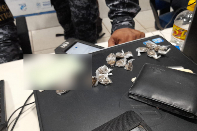 Homem é preso vendendo drogas em frente de residencial popular - News Rondônia
