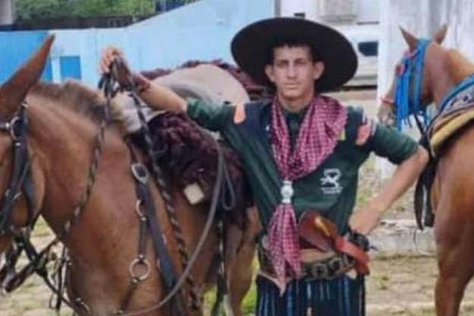 EXPOJIPA: Jovem tenta separar briga e morre esfaqueado em RO - News Rondônia