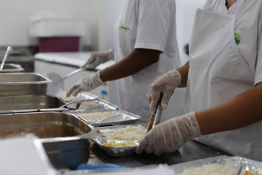 Servindo cerca de 1600 refeições diárias, Hospital Regional investe na alimentação para os pacientes - News Rondônia