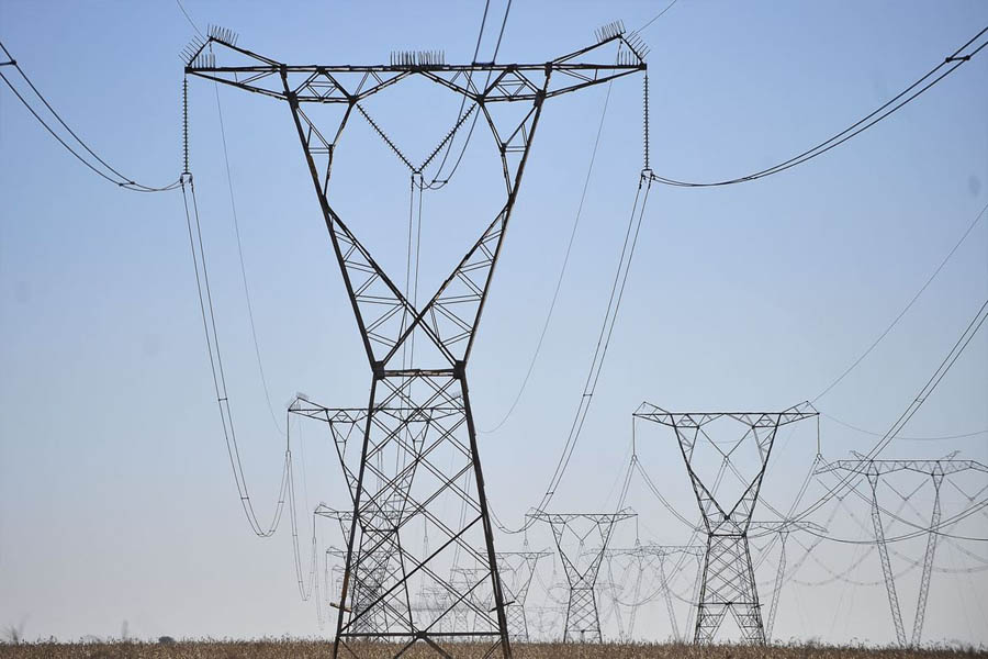 Decreto prevê licitações para concessão de transmissão de energia - News Rondônia