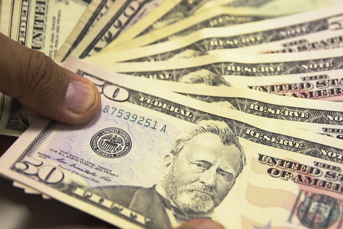 Dólar fecha praticamente estável após elevação de juros nos EUA - News Rondônia