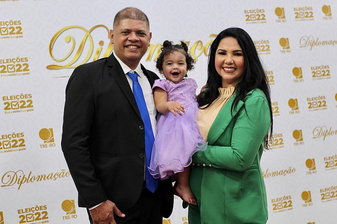 No Dia Internacional da Mulher, Cristiane Lopes anuncia frente parlamentar em favor das mães atípicas - News Rondônia
