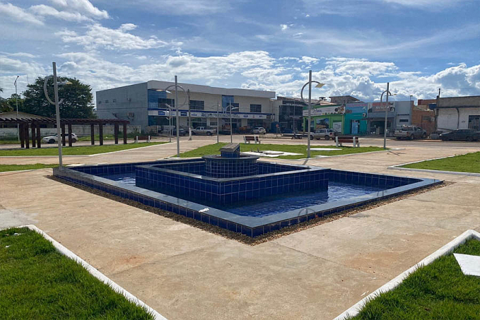 Obra de revitalização da praça da Bíblia está em conclusão no município São Miguel do Guaporé - News Rondônia