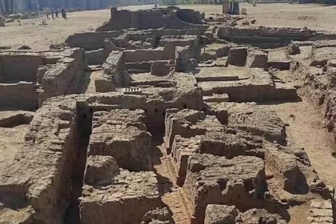 Descoberta cidade romana completa de 1.800 anos atrás no Egito - News Rondônia