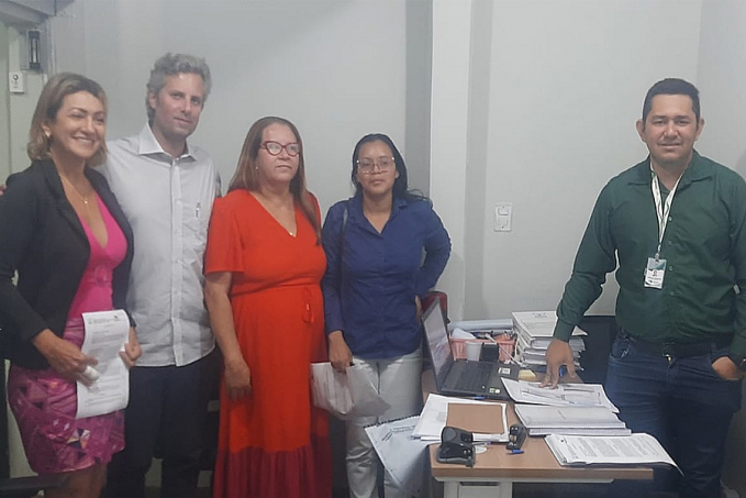 Valtinho Canuto acompanha contratação de empresa que executará calçamento nos distritos do Baixo Madeira - News Rondônia
