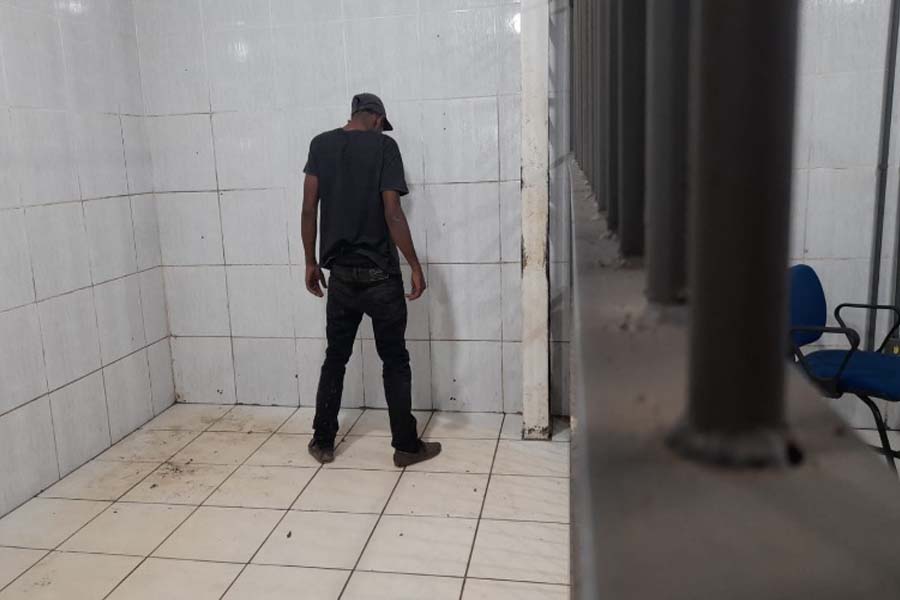 REVOLTADOS - Suspeito de roubo é preso após ser perseguido por 30 pessoas na zona leste - News Rondônia