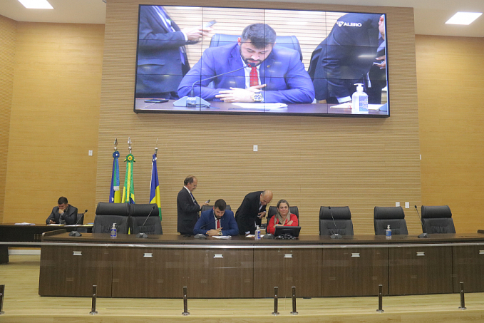Assembleia Legislativa vota projetos e derruba vetos do Poder Executivo - News Rondônia