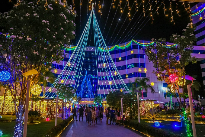 Com Natal de Luz, Governo reúne rondonienses e apresenta espetáculo de luzes e atrações culturais no Palácio Rio Madeira - News Rondônia