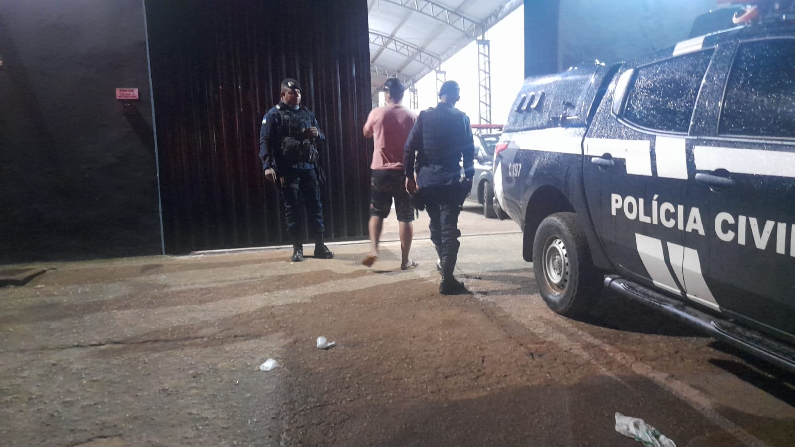 EMBRIAGADO: Homem é preso após colidir em portão da Base Aérea e tentar fugir - News Rondônia